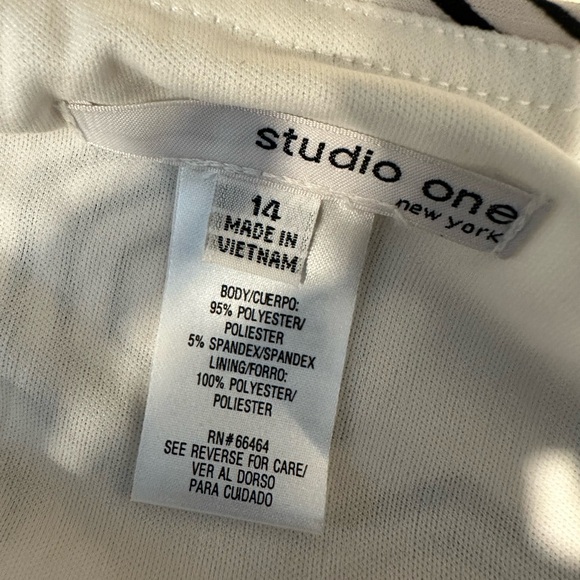 Bold Geometric Print Shift Dress - 37” Length - Picture 4 of 4